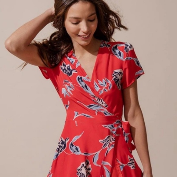 Yumi Kim Red Flutter Sleeve Wrap Dress Silk Size Large EUC - Picture 3 of 15